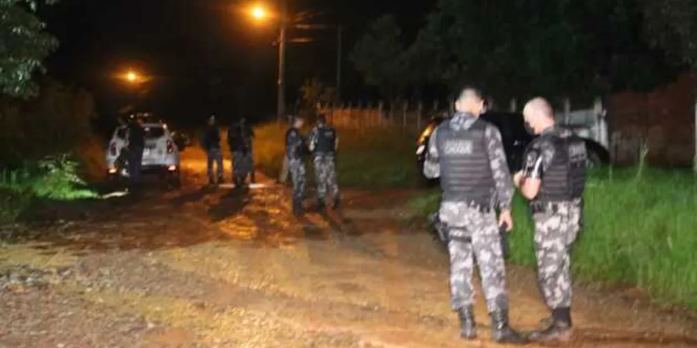 Quatro armas de fogo foram apreendidas pela PM durante a ação