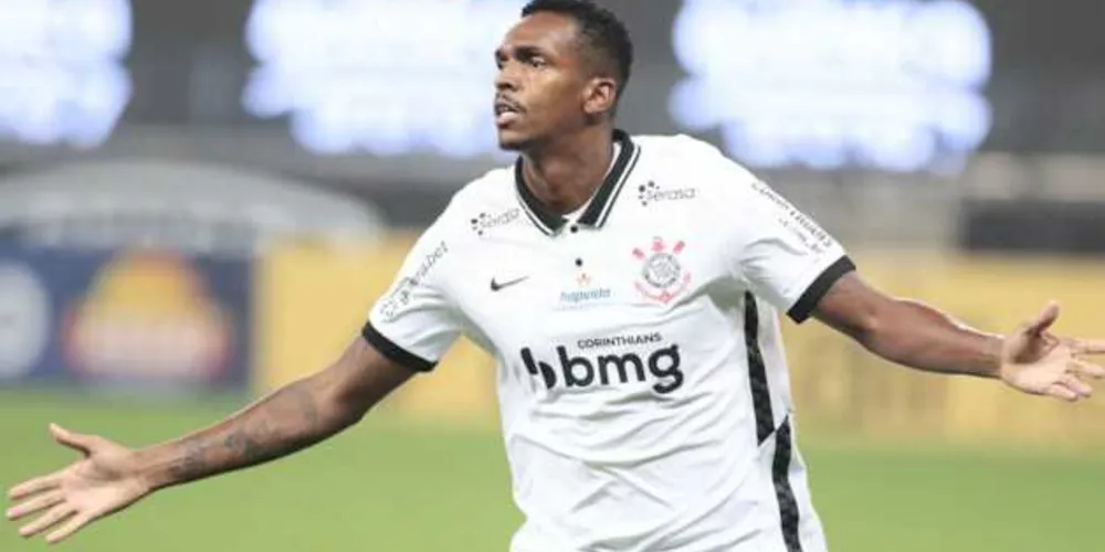 Mesmo atuando fora de casa, o Goiás conseguiu sair na frente graças a gol de Fernandão aos 3 minutos. 