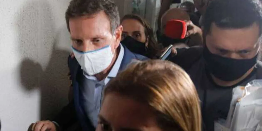 Marcelo Crivella será monitorado por tornozeleira eletrônica