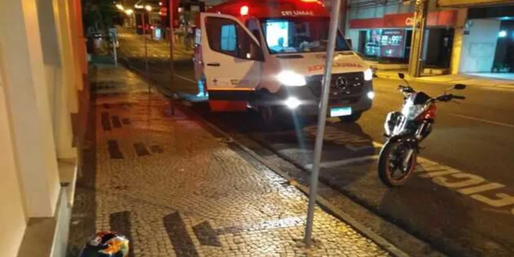 Acidente ocorreu na madrugada deste domingo