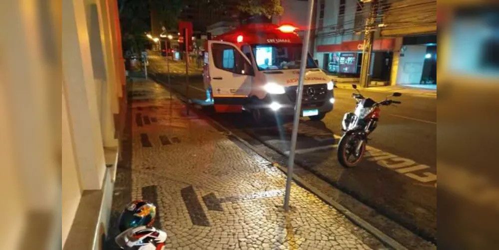 Acidente ocorreu na madrugada deste domingo