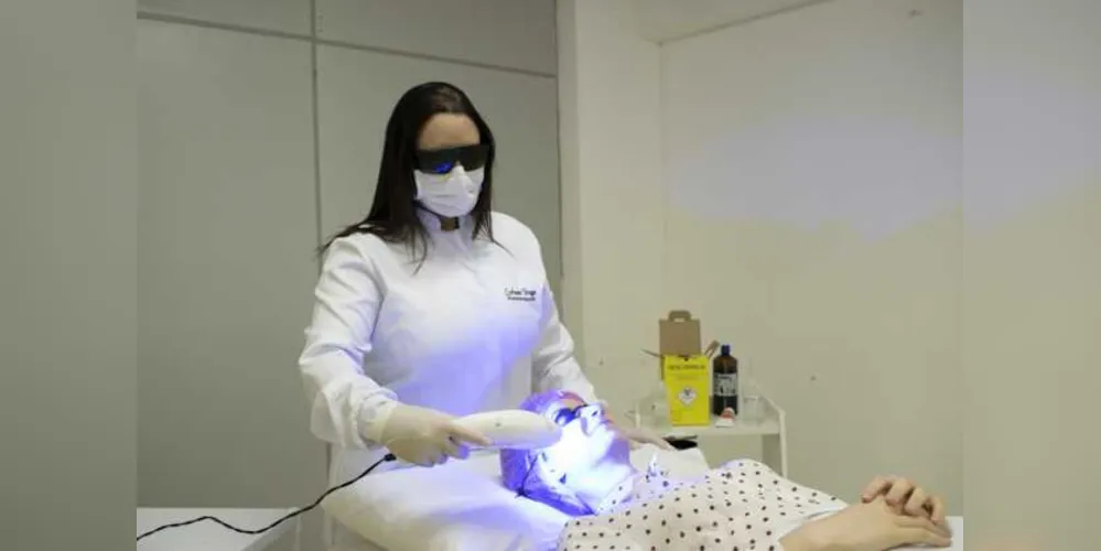 O curso de Fisioterapia do Cescage dispõe de equipamentos para atuar em várias especialidades