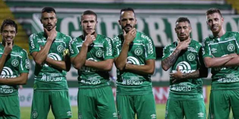 Imagem ilustrativa da imagem Chapecoense vence mais uma e mantém liderança na Série B