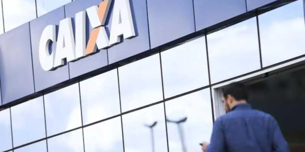 O presidente da instituição, Pedro Guimarães, disse que serão doados 64 mil itens que estão em bom estado e não há expectativa de utilização pela Caixa. 