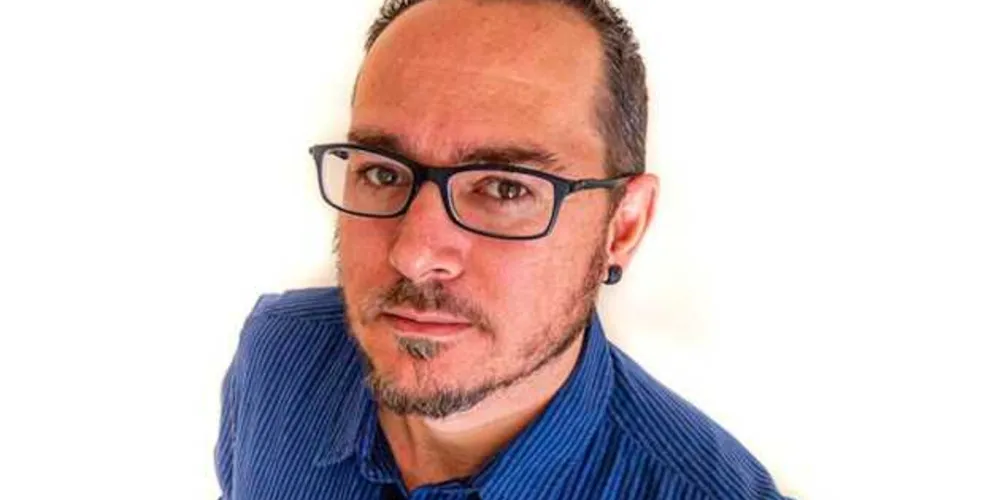 Rodrigo de Mello é biólogo licenciado e mestre em Ciências Ambientais pela Universidade Estadual de Maringá (UEM) e doutor em Ecologia e Evolução pela Universidade Federal de Goiás (UFG).