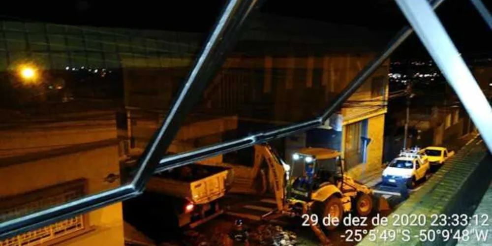 Um morador disse que o barulho das máquinas foi até 2h30 da madrugada e perturbou o sossego de todos