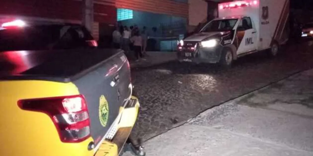 Vítimas estavam dentro da oficina quando foram surpreendidas pelo assassino