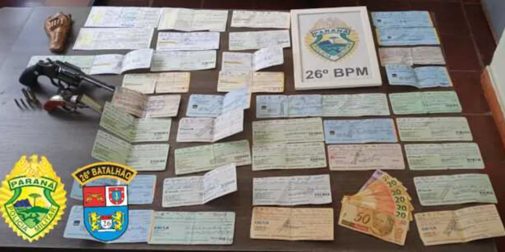 Suspeito de agiotagem foi flagrado com mais de 30 folhas de cheque no valor de R$ 130 mil