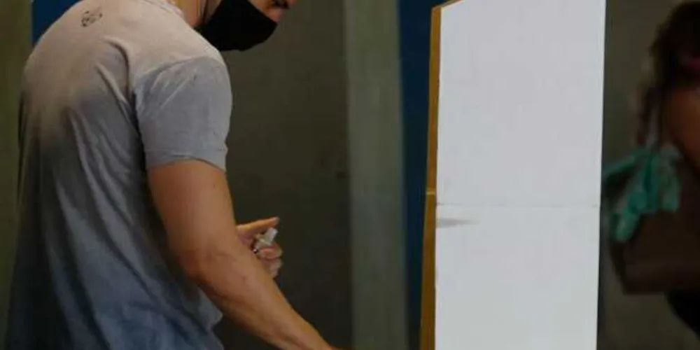 Prefeitos foram eleitos com a maioria dos votos válidos nas eleições de novembro.