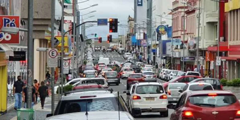 No período de final de ano e sem cobrança do EstaR, trânsito da cidade ficou caótico