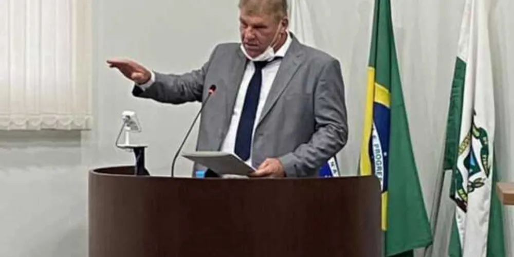 Imagem ilustrativa da imagem Artur ‘Butina’ toma posse da Prefeitura em Tibagi