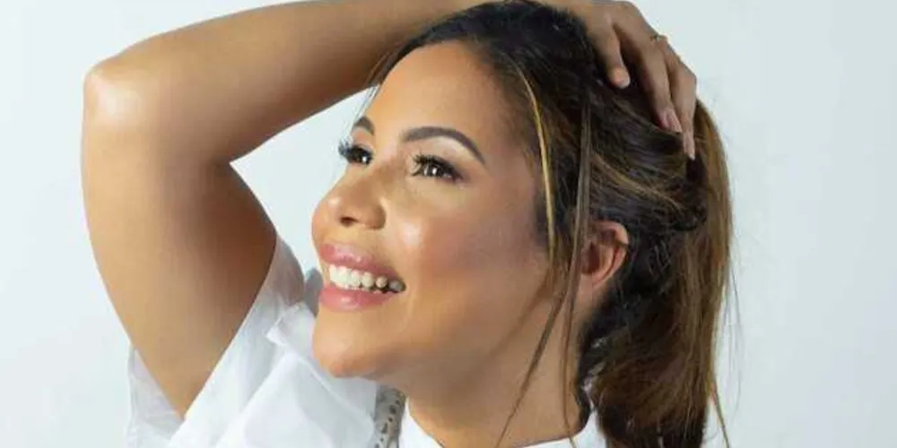 O automóvel em que Amanda estava se envolveu em uma batida com um caminhão. A cantora está internada no Real Hospital Português, em Recife. 