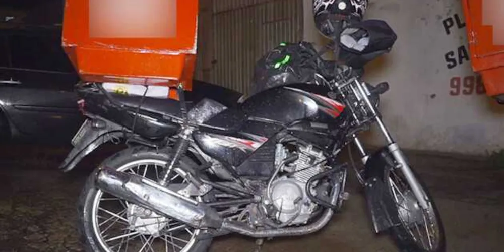 Motociclista foi levado ao hospital com lesões moderadas, sem risco à vida