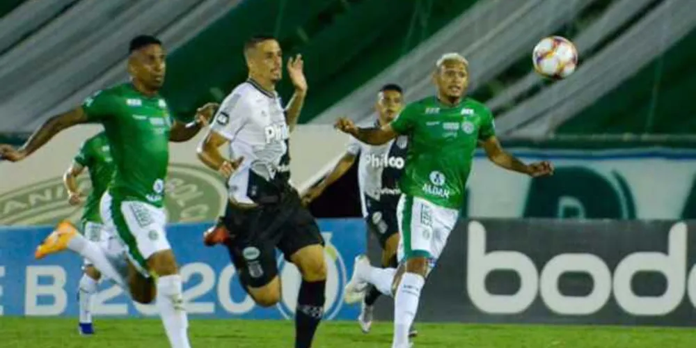 Faltando apenas seis rodadas para o final do torneio, o Guarani chegou ao confronto ocupando a 6ª posição, com 47 pontos, e a Ponte Preta na 7ª, com um a menos.