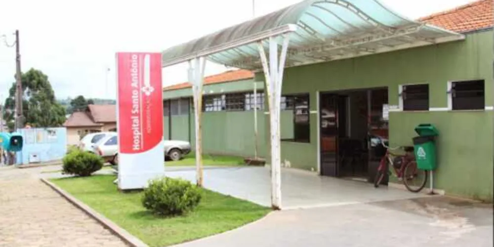 Vítima foi levada ao hospital por familiares e não há detalhes sobre seu estado de saúde