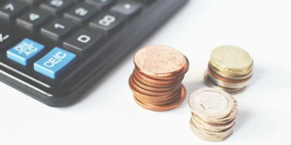 A média anual de endividados no Paraná foi de 89,6% em 2020. O percentual é menor do que a média de 2019, que ficou em 90,4%.