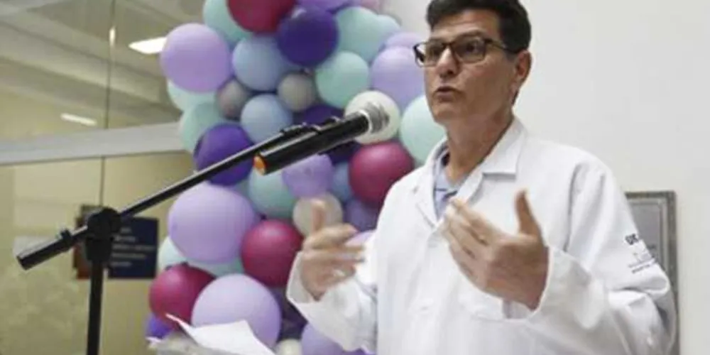 Profissional era especialista em pediatria, neonatologia e terapia intensiva pediátrica