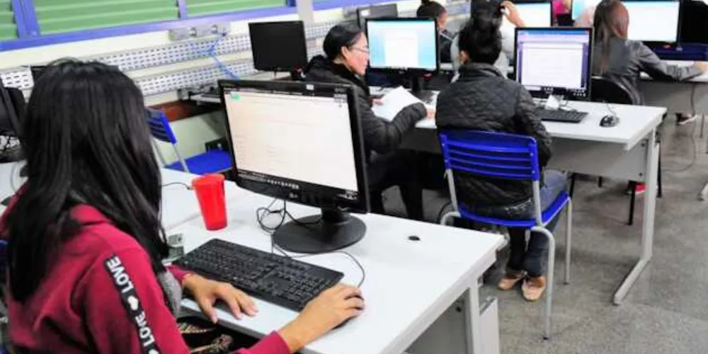 O Enem digital será aplicado nos dias 31 de janeiro e 7 de fevereiro, após o Enem impresso, que será nos dias 17 e 24 de janeiro.