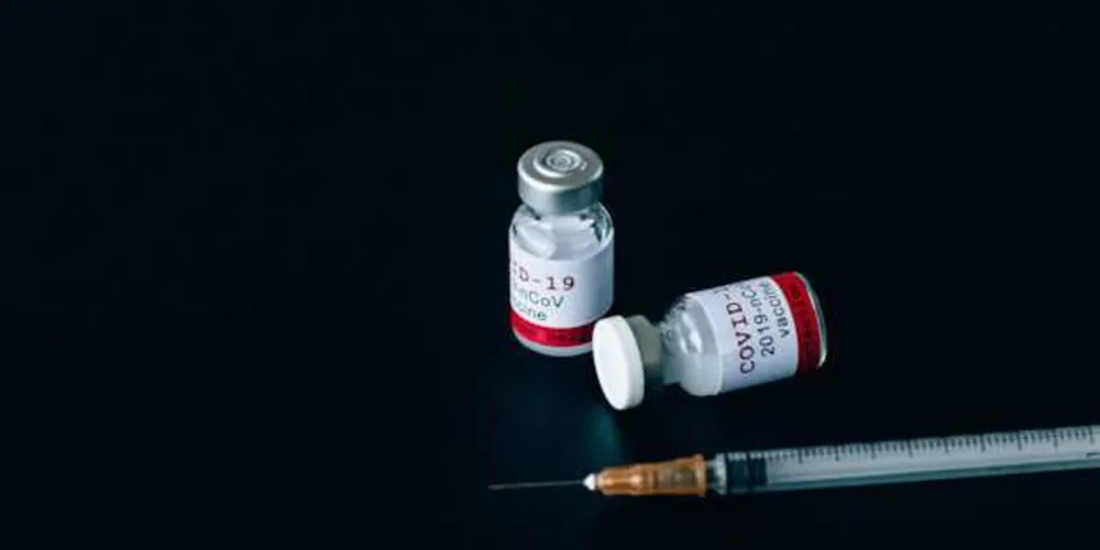 O contrato envolve a compra inicial de 46 milhões de unidades, prevendo a possibilidade de renovação com a aquisição de outras 54 milhões de doses posteriormente. 