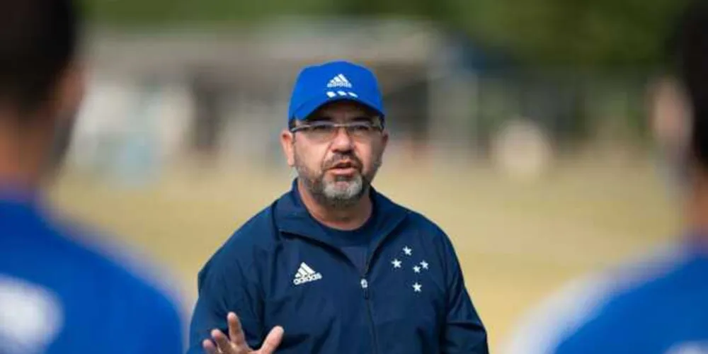 O anúncio acontece horas após de o time do Ceará confirmar a demissão de Marcelo Chamusca. 