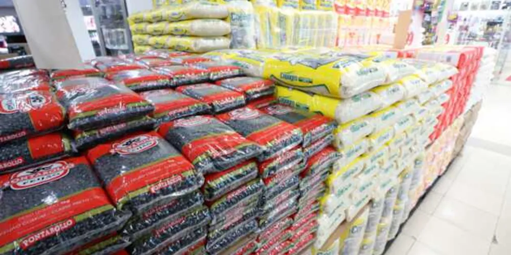 O arroz e o feijão estão entre os produtos com maior alta no preço em 2020