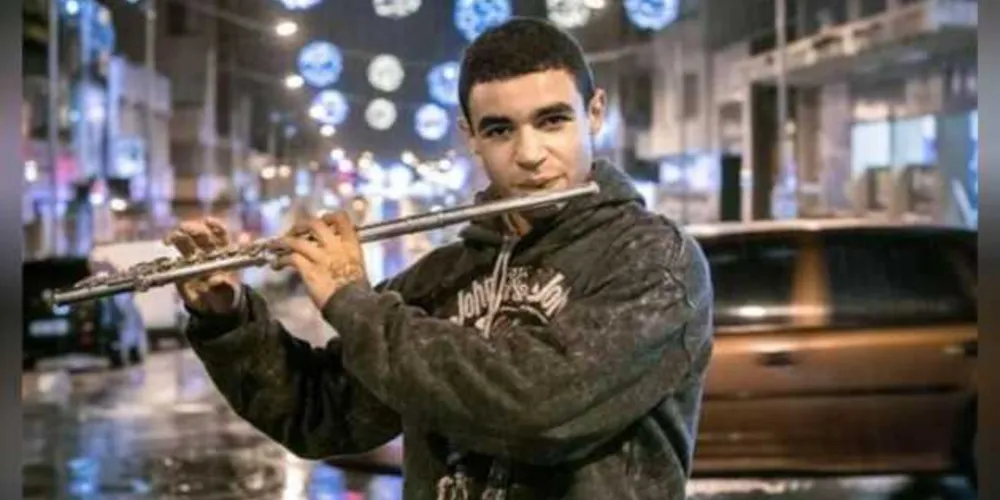 Higor Qas irá trazer diversas apresentações musicais através do saxofone e do violino