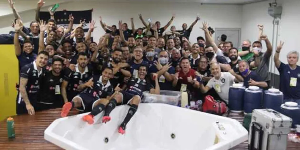 O empate por 1 a 1 no estádio do Café, em Londrina (PR), deu início a festa azul no Pará.