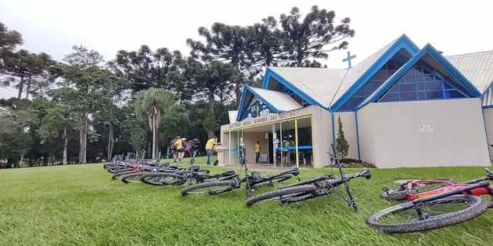 O grupo é monitorado por carro de apoio, recebe lanches matutino e à tarde e os que completarem o percurso ganharão medalhas. 