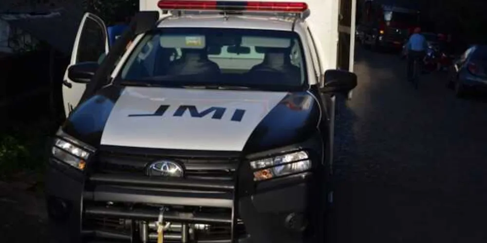 Vítima levou pelo menos dois tiros na cabeça, conforme análise feita no local do crime