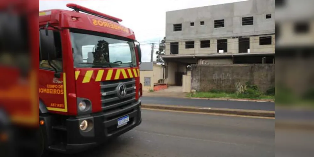 Vítima foi socorrida no local e levada até a Santa Casa de Misericórdia