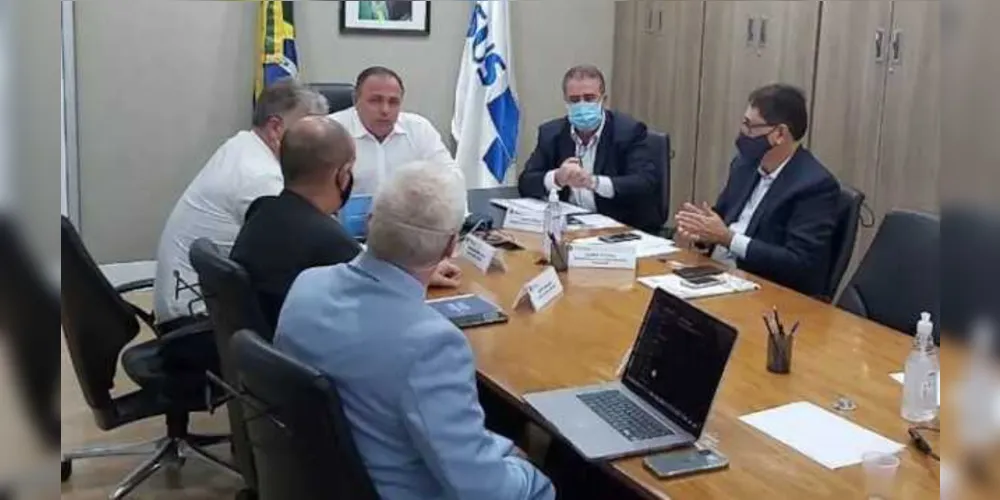 Ministro Eduardo Pazuello se reúne com mais de 130 prefeitos para discutir vacinação contra a Covid-19