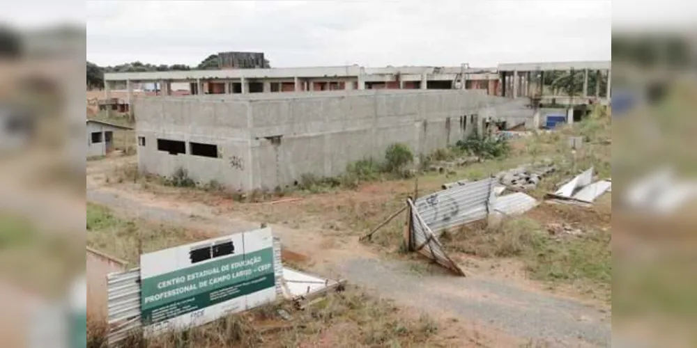 Ação investiga o desvio de pelo menos R$ 20 milhões que deveriam ter sido usados em construções e reformas de escolas públicas