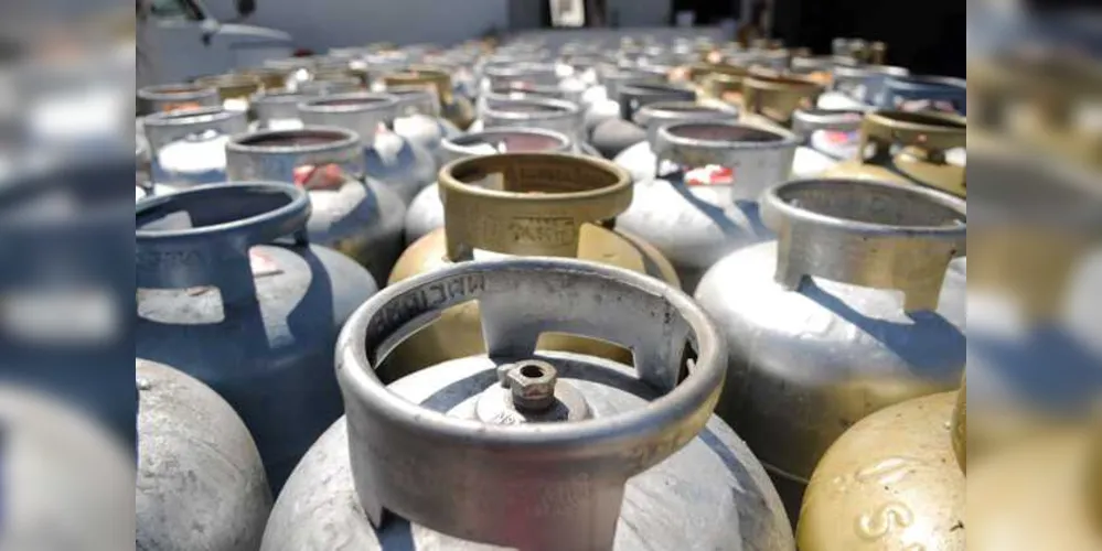 Políticas de preço da Petrobras podem elevar preço do gás de cozinha para quase R$ 200