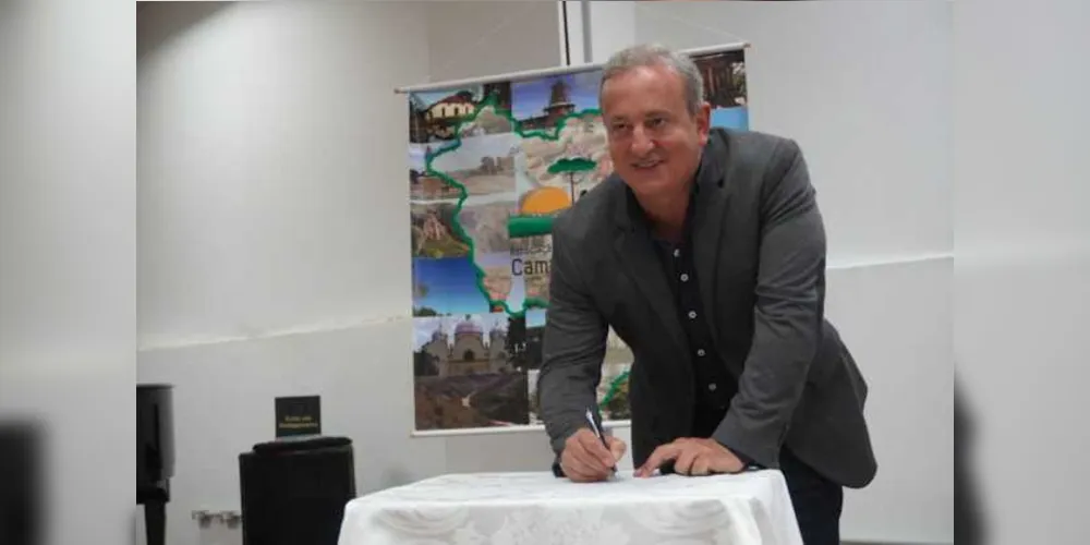 Imagem ilustrativa da imagem Moacyr Fadel assume a presidência da AMCG