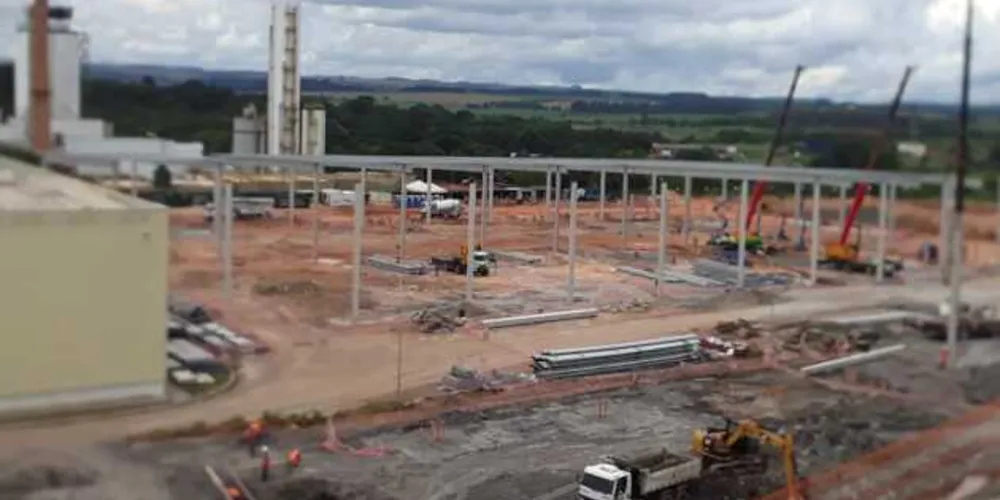 Obras de construção civil avançam  junto à unidade fabril do município