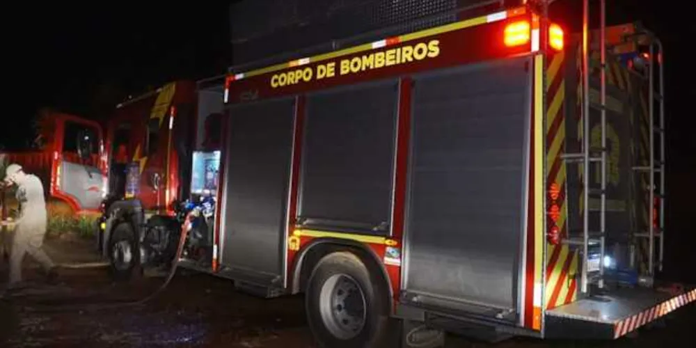 Imagem ilustrativa da imagem Casa é destruída após incêndio criminoso no Ouro Verde