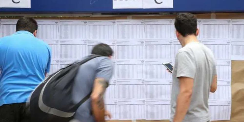 Orientação é que candidatos mantenham o distanciamento mesmo fora dos locais de prova