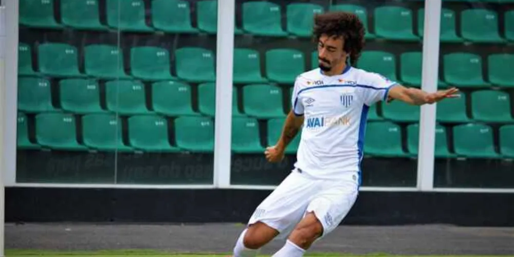 Valdívia teve resultado de exame divulgado no intervalo, após jogar por 45 minutos