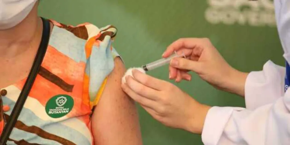 Doses começaram a sair de São Paulo com destino aos estados às 7h desta segunda-feira