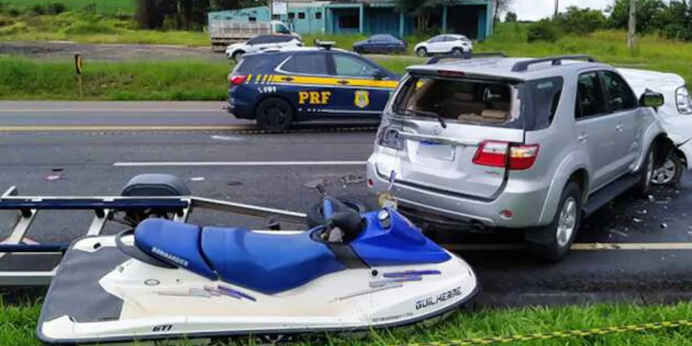 Acidente aconteceu na manhã de segunda-feira em Palmeira e deixou duas pessoas mortas