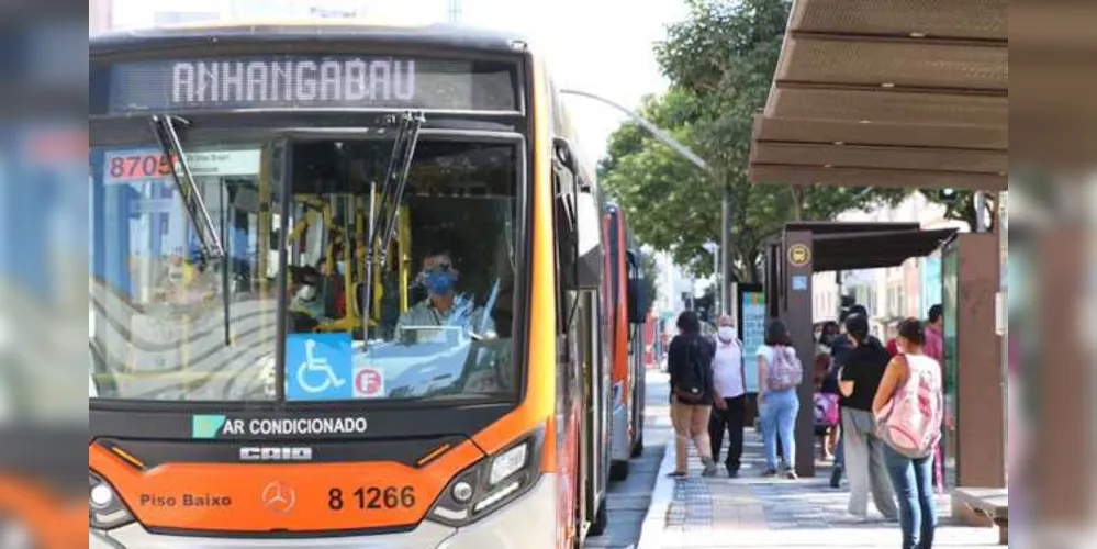 Segundo nota do Ministério da Infraestrutura, entram nesta categoria trabalhadores em transportes terrestres, aéreo, ferroviário e aquaviário.
