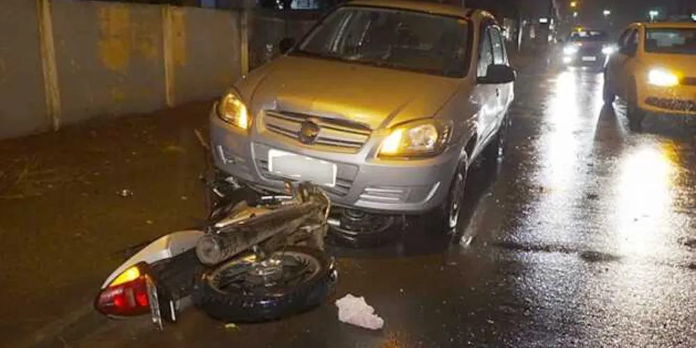 Chovia forte no momento do acidente, o que pode ter contribuído para a batida entre os veículos