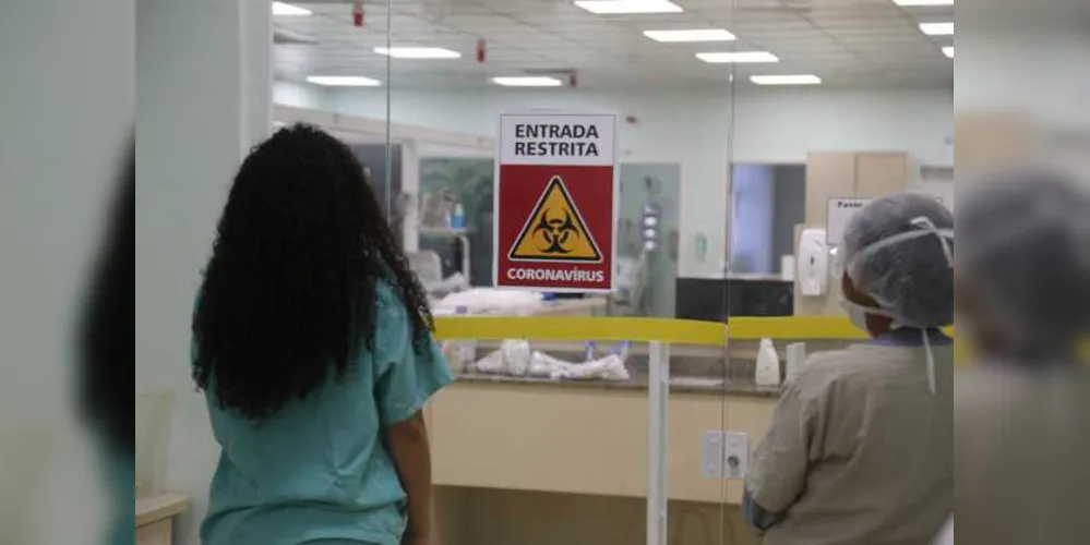 Dos 610 casos confirmados, 144 ainda não tiveram seus testes credenciados pelo Ministério da Saúde, porém, todos passaram pelos protocolos vigentes de saúde. 