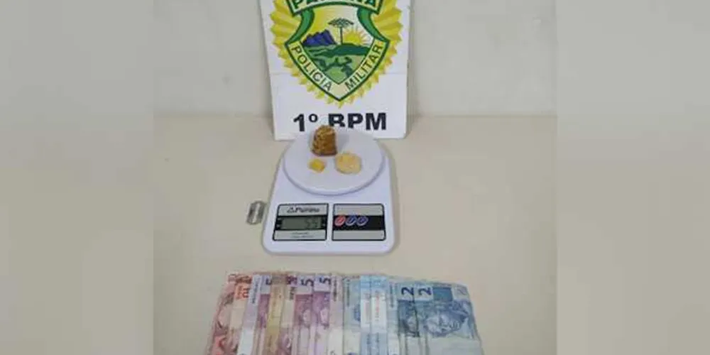 Além da droga, PM encontrou dinheiro que seria fruto do tráfico na casa dos suspeitos