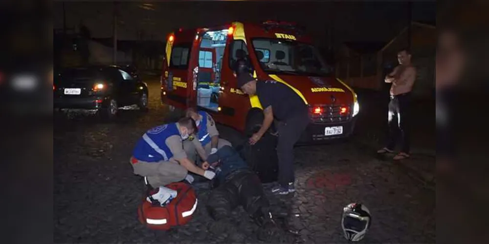 Motociclista foi levado ao PSM com suspeita de fratura no joelho e não corre risco de morrer
