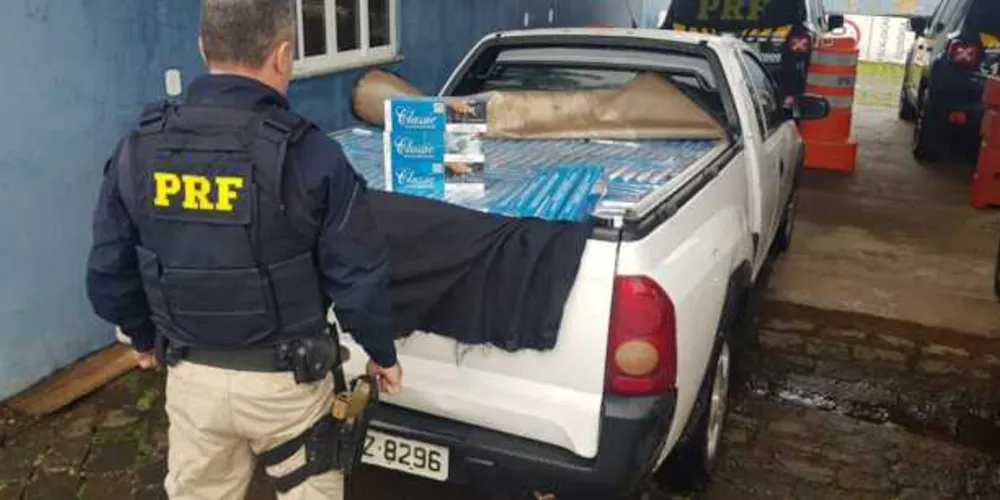Imagem ilustrativa da imagem PRF apreende R$ 7,5 mil em cigarros contrabandeados em Tibagi