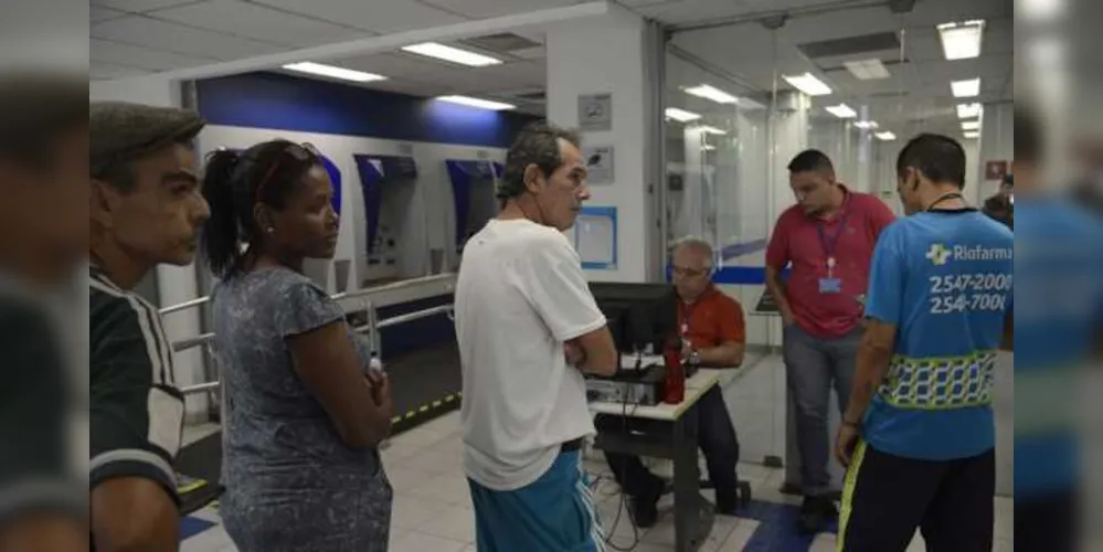 O dinheiro havia sido depositado na conta poupança digital em 6 de dezembro para os beneficiários do ciclo 5 e em 21 de dezembro para os beneficiários do ciclo 6. 