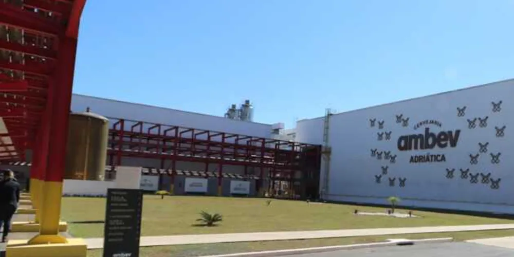 Com investimentos de R$ 385 milhões, Ambev amplia produção de cervejas puro malte no Paraná