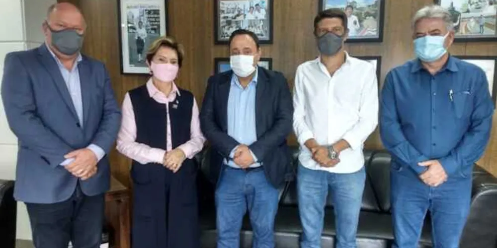 Imagem ilustrativa da imagem Elizabeth recebe Hussein Bakri e consolida parceria