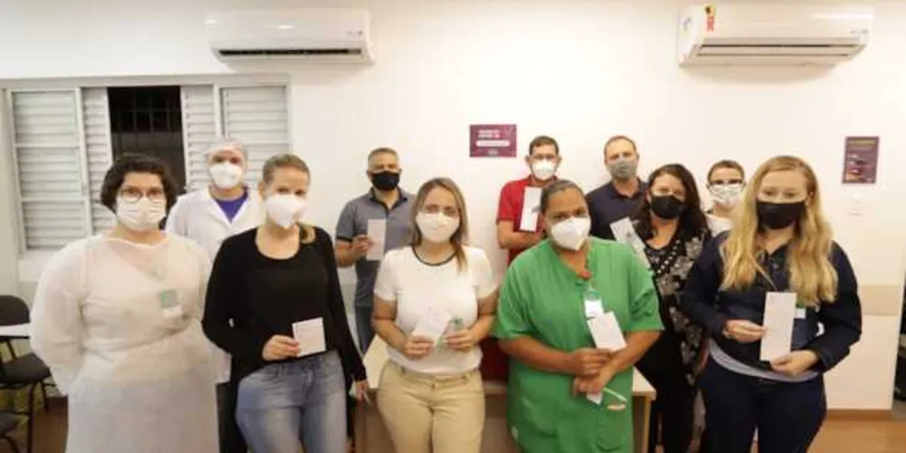 Imagem ilustrativa da imagem HGU inicia a vacinação dos profissionais da linha de frente